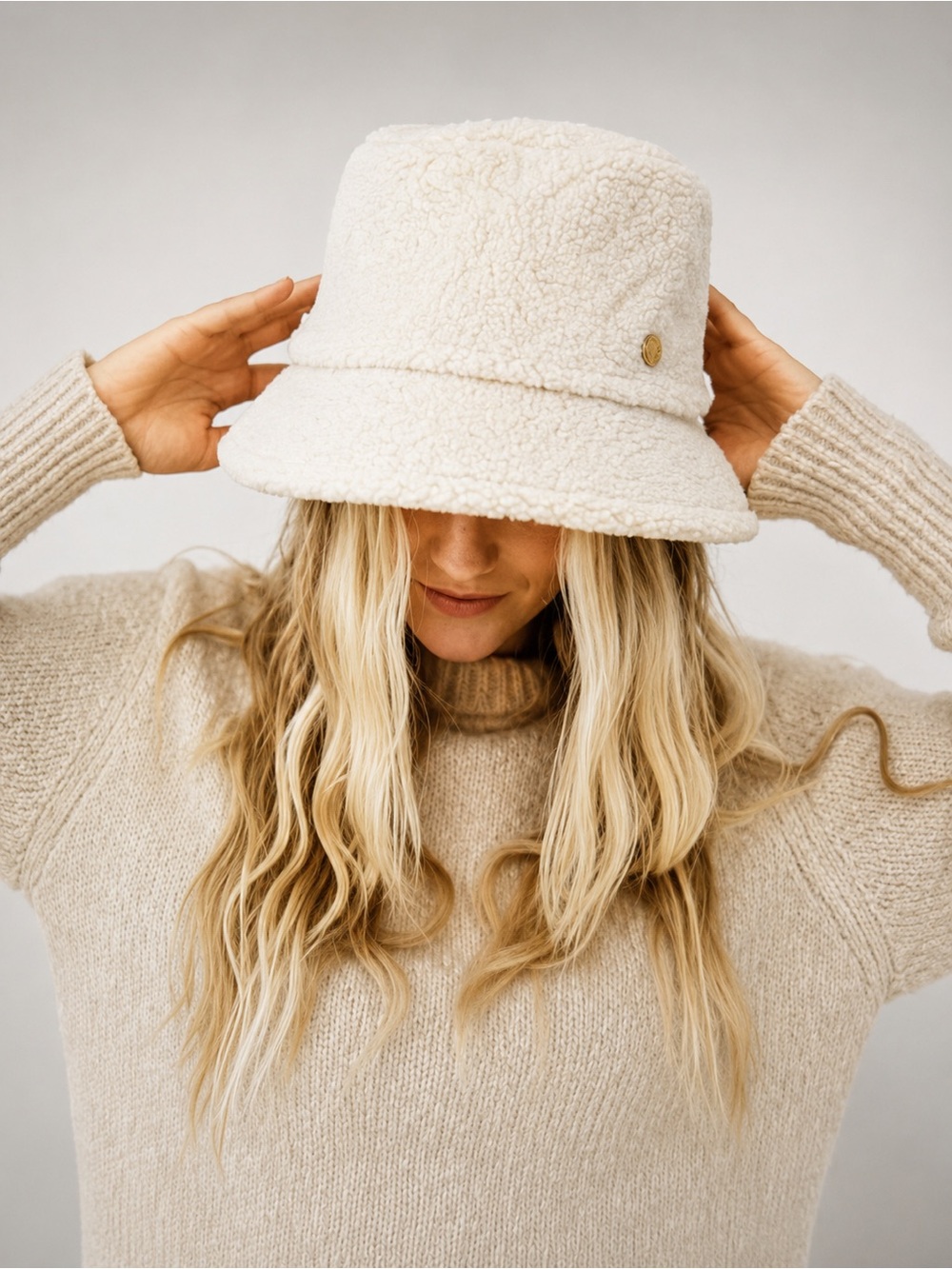 Slope Style Quilted Fur Trim Bucket Hat in Cream - Picture 2 of 3